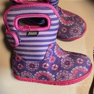 Baby Bogs size 7